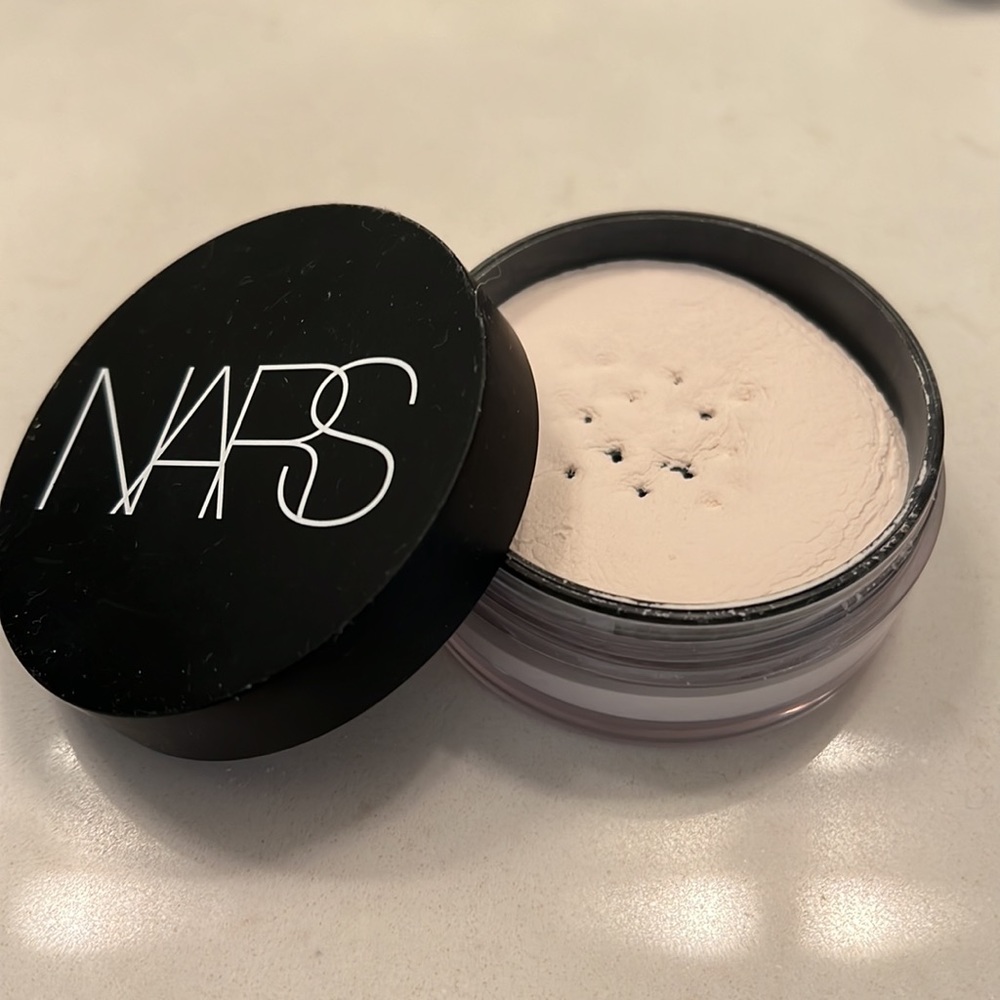 Nars Translucent Crystal Light Reflecting Setting Powder Loose - Picture 4 of 5
